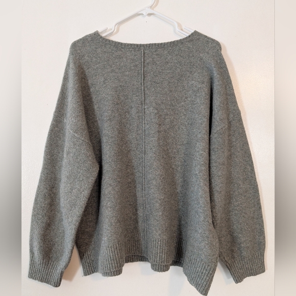 LOFT Gray V-Neck Relaxed Knit Sweater - Picture 2 of 3